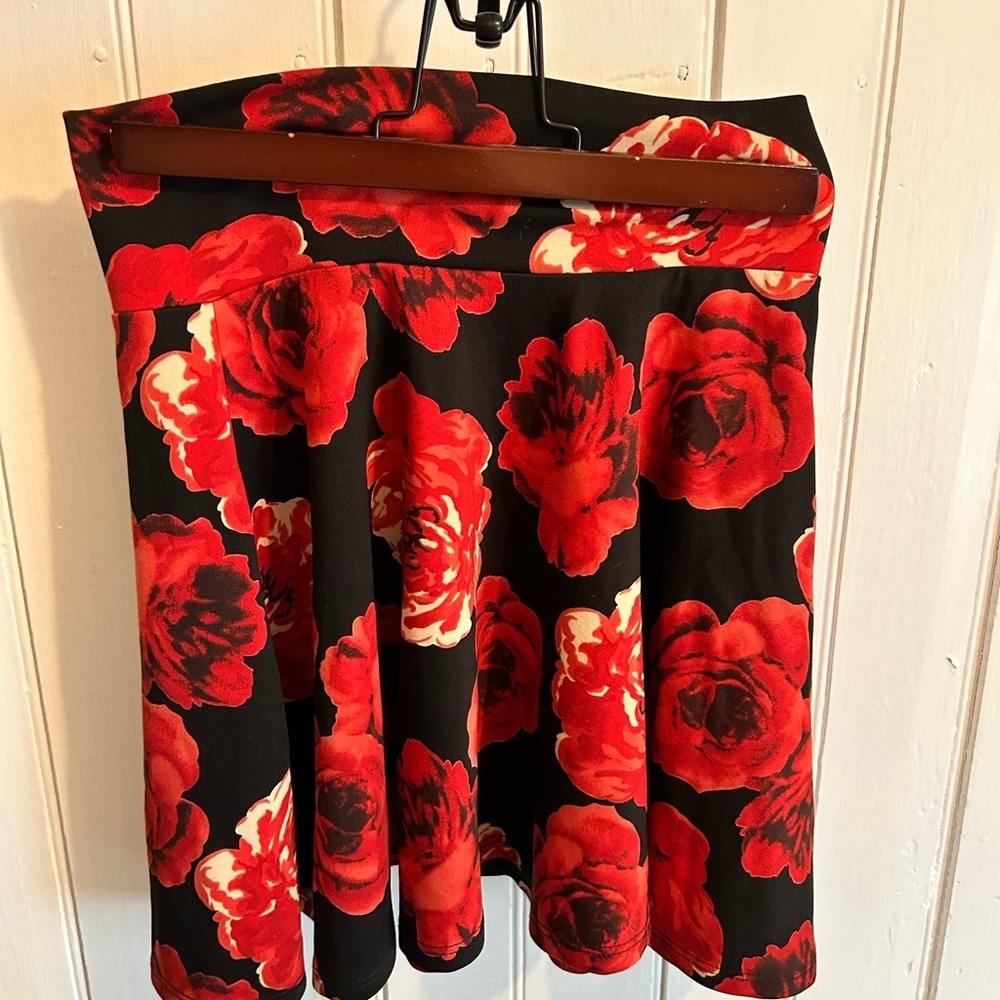 (3/$20) Joyce medium Floral Red and Black a-line mini Skirt